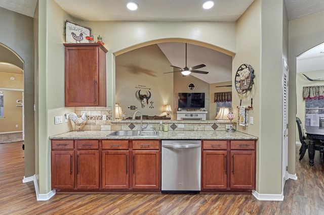 2203 Nicholas Crossing, Conroe, TX 77304