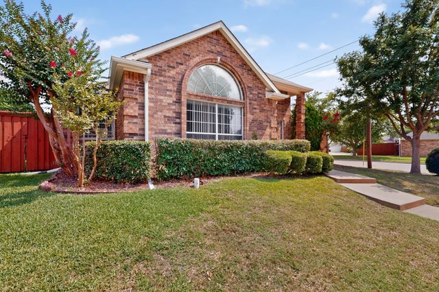 2702 Garden Springs Drive, Richardson, TX 75082