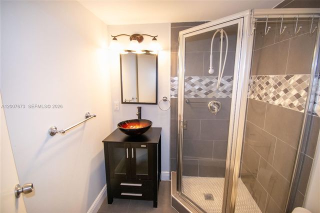 110 S Shore Dr 5B, Miami Beach, FL 33141