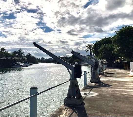 110 S Shore Dr 5B, Miami Beach, FL 33141