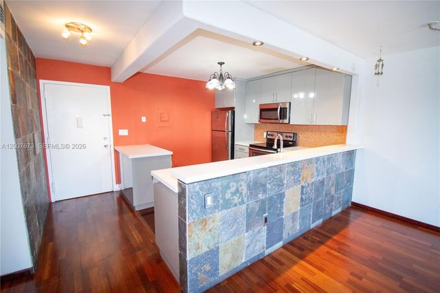110 S Shore Dr 5B, Miami Beach, FL 33141