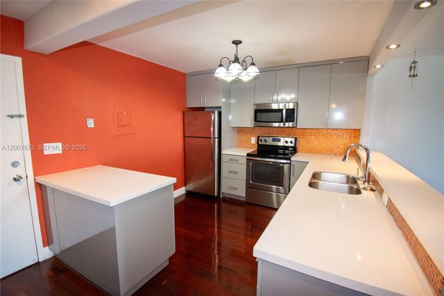 110 S Shore Dr 5B, Miami Beach, FL 33141