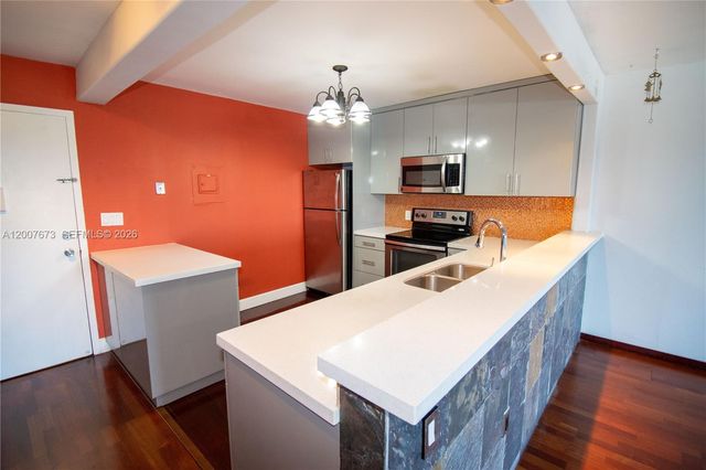 110 S Shore Dr 5B, Miami Beach, FL 33141