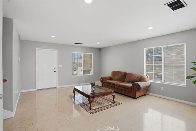 9016 Carnegie Hall, Bakersfield, CA 93311