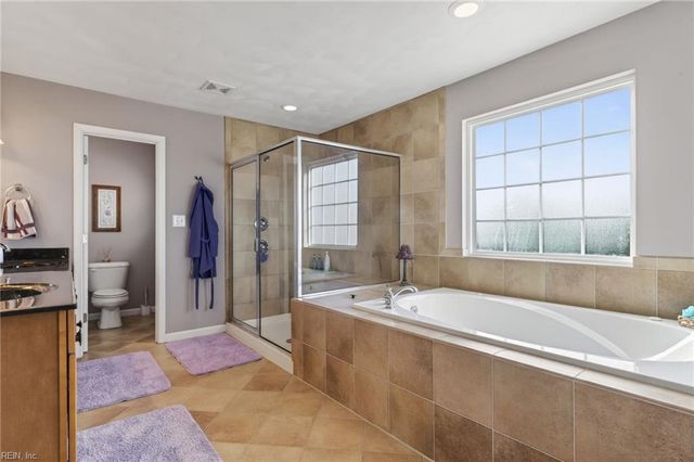 1228 Rosebud LN, Chesapeake, VA 23322