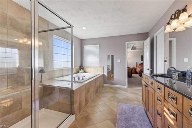 1228 Rosebud LN, Chesapeake, VA 23322