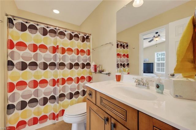 1228 Rosebud LN, Chesapeake, VA 23322