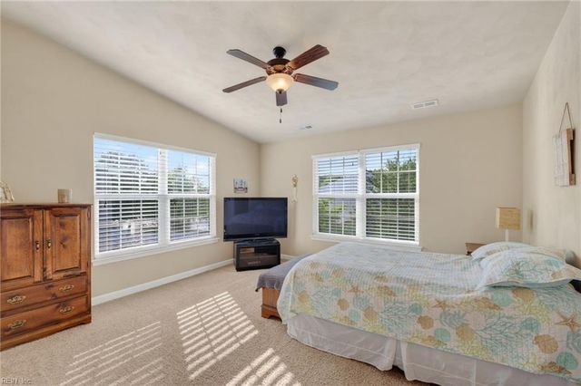1228 Rosebud LN, Chesapeake, VA 23322