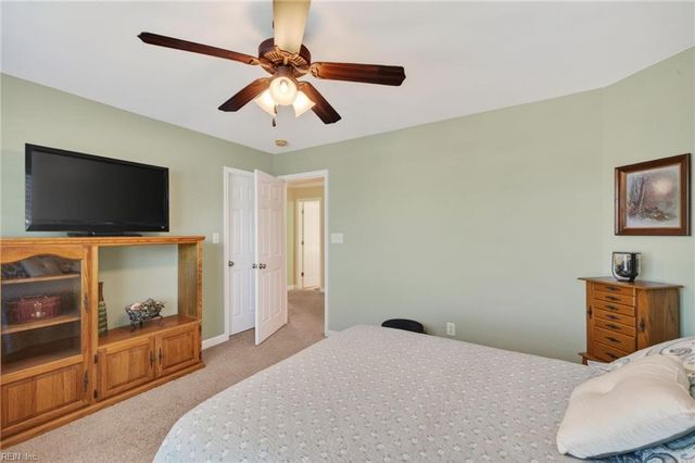 1228 Rosebud LN, Chesapeake, VA 23322