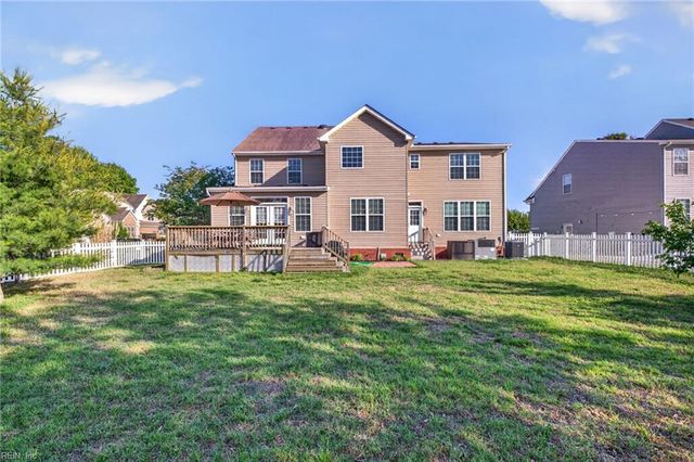 1228 Rosebud LN, Chesapeake, VA 23322