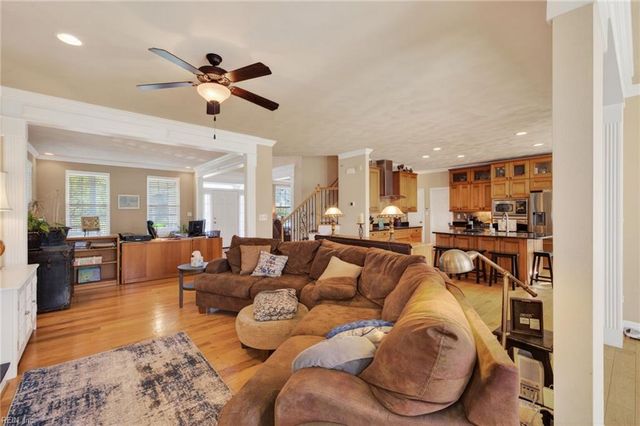 1228 Rosebud LN, Chesapeake, VA 23322
