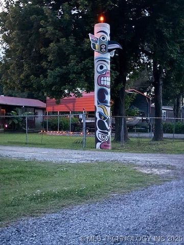 60 Wildflower, Eufaula, OK 74432