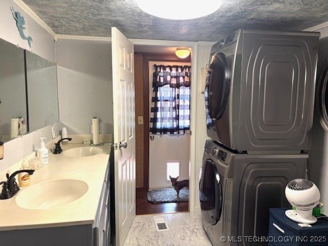 60 Wildflower, Eufaula, OK 74432