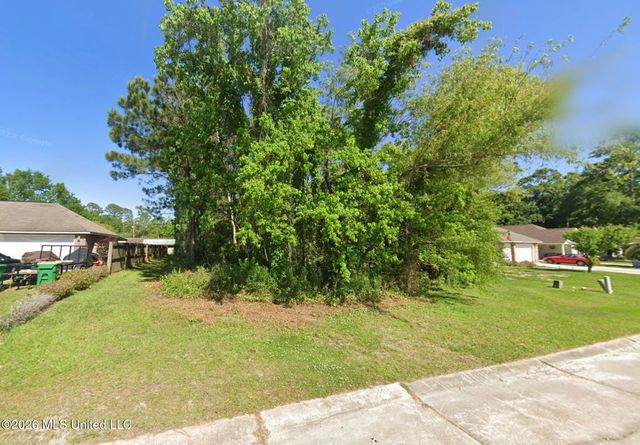 7525 Oak Drive, Biloxi, MS 39532