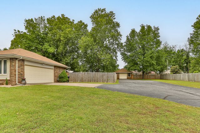 4845 S Ash Avenue, Springfield, MO 65804
