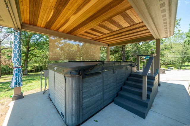 393 Grandstaff Drive, Hot Springs, AR 71913