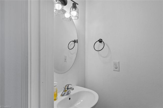 3869 Field Sedge Drive, Winston-salem, NC 27107