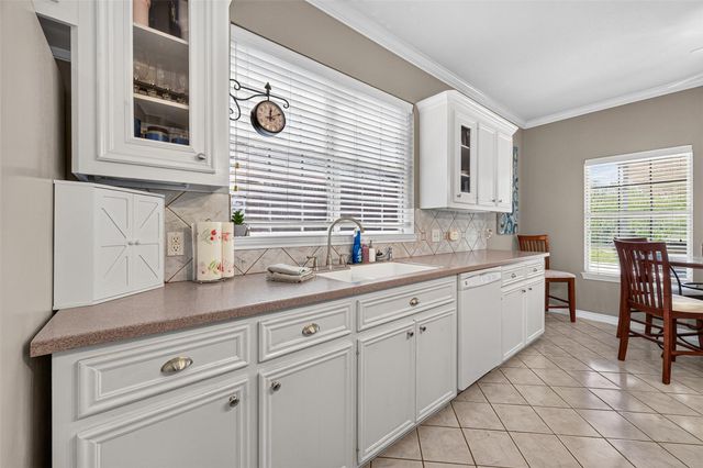 4220 County Road 203, Liverpool, TX 77577