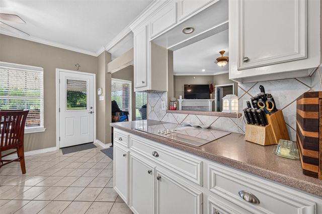 4220 County Road 203, Liverpool, TX 77577
