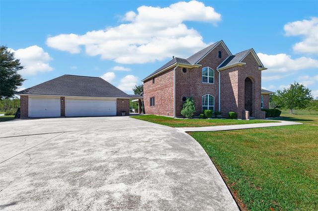 4220 County Road 203, Liverpool, TX 77577
