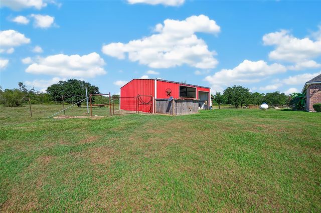 4220 County Road 203, Liverpool, TX 77577