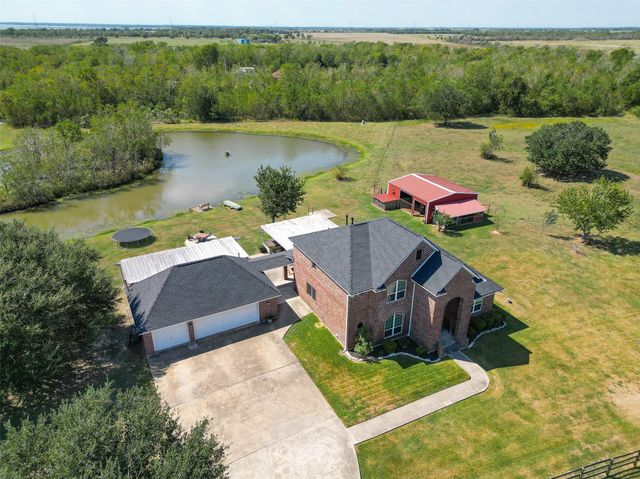4220 County Road 203, Liverpool, TX 77577
