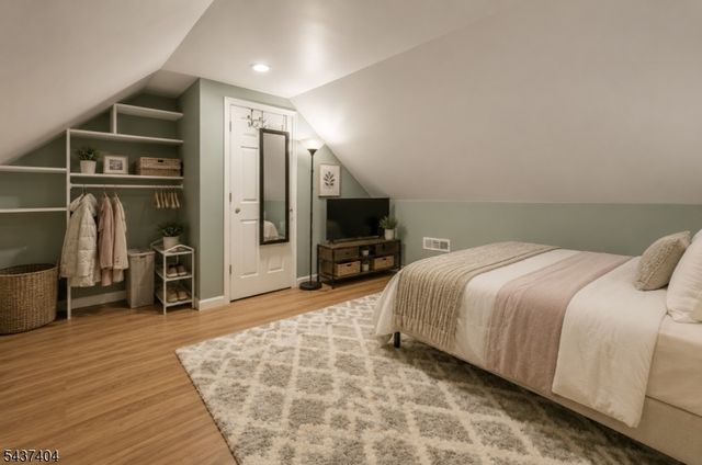 16 Highview Dr, Woodland Park, NJ 07424