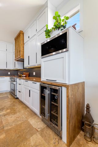 57425 E Highway 125 2013 and 2013A, Monkey Island, OK 74331