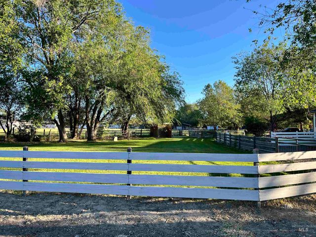 710 Keogh Ln, Caldwell, ID 83607