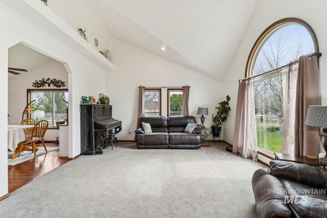 710 Keogh Ln, Caldwell, ID 83607