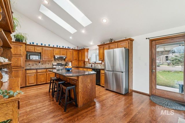 710 Keogh Ln, Caldwell, ID 83607