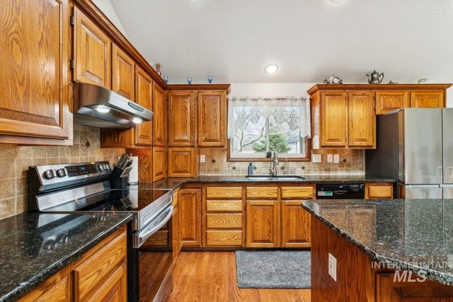 710 Keogh Ln, Caldwell, ID 83607