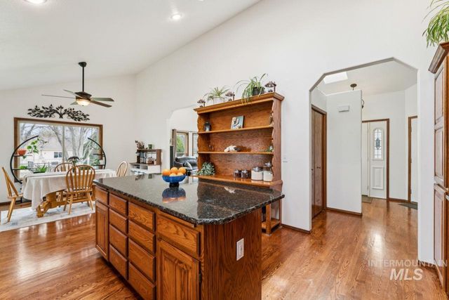 710 Keogh Ln, Caldwell, ID 83607