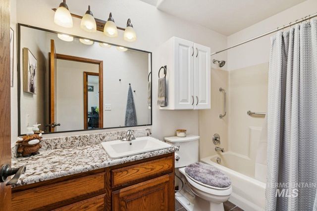 710 Keogh Ln, Caldwell, ID 83607