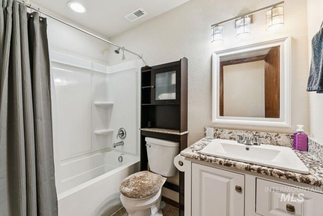 710 Keogh Ln, Caldwell, ID 83607