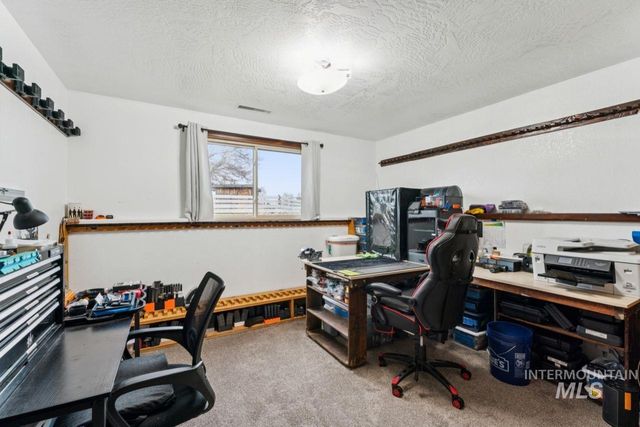 710 Keogh Ln, Caldwell, ID 83607