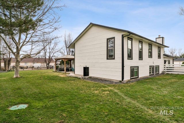 710 Keogh Ln, Caldwell, ID 83607