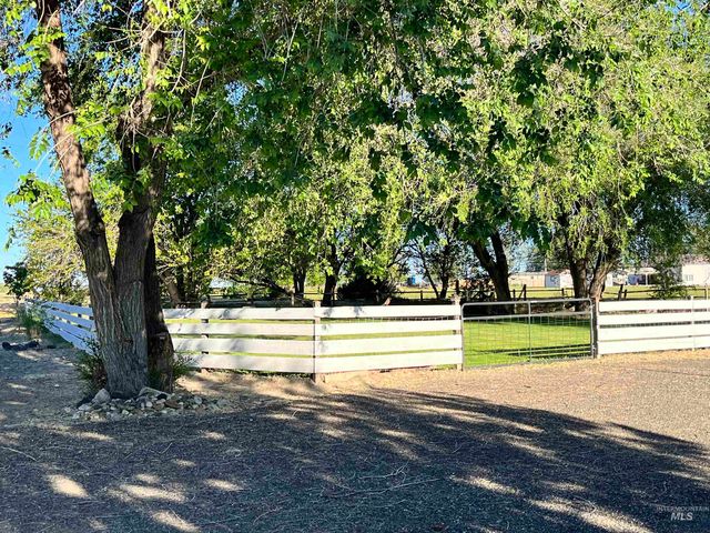 710 Keogh Ln, Caldwell, ID 83607