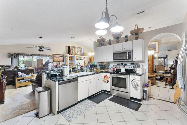 8207 White Rock Circle, Boynton Beach, FL 33436