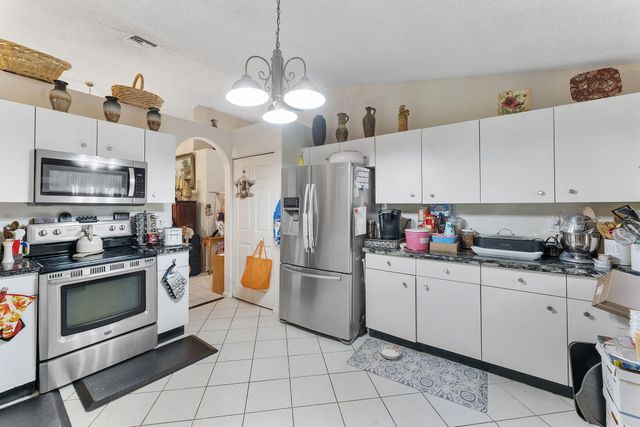 8207 White Rock Circle, Boynton Beach, FL 33436