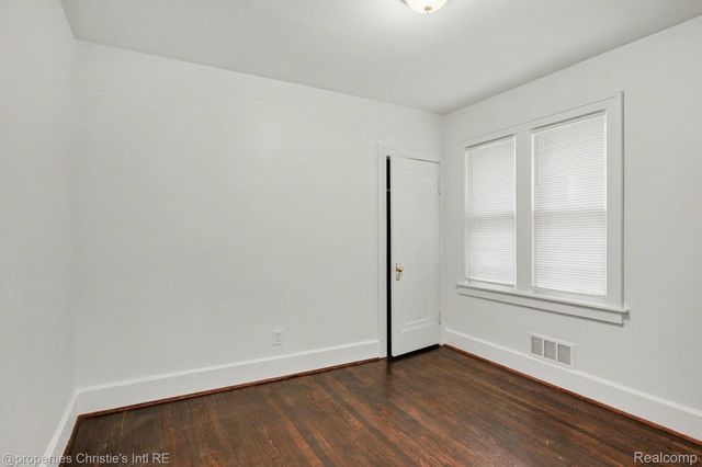 5984 Kensington Avenue, Detroit, MI 48224