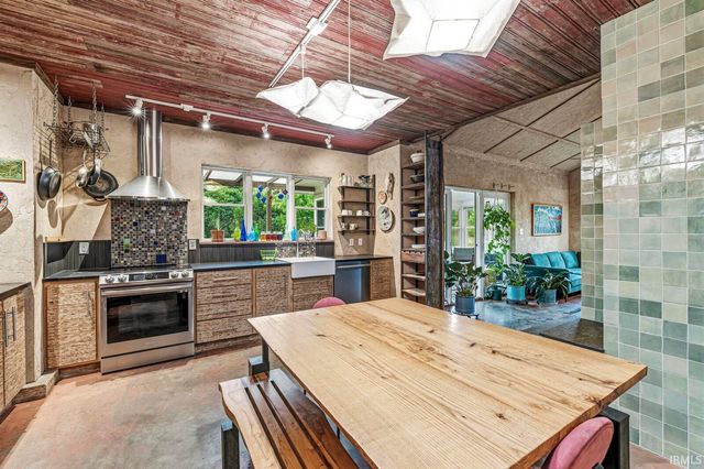 7130 S 650 W, Columbus, IN 47201