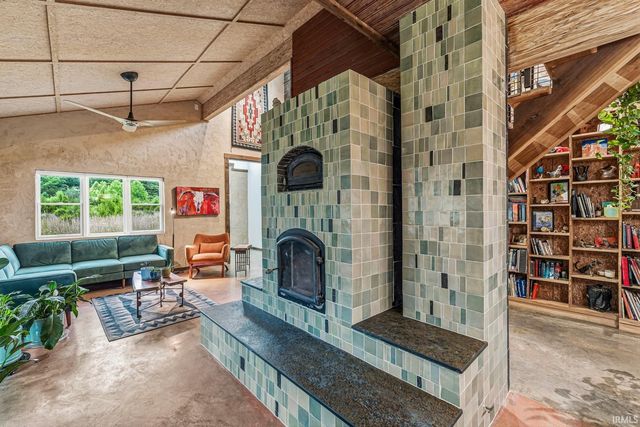 7130 S 650 W, Columbus, IN 47201