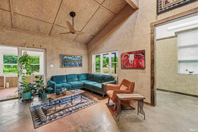 7130 S 650 W, Columbus, IN 47201
