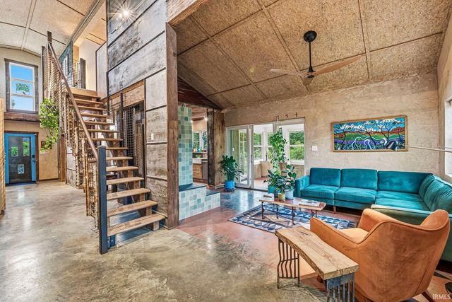 7130 S 650 W, Columbus, IN 47201
