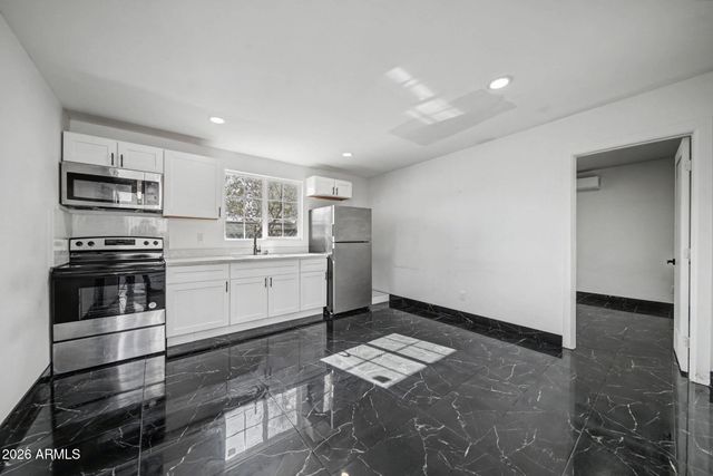 4028 S 15TH Street, Phoenix, AZ 85040