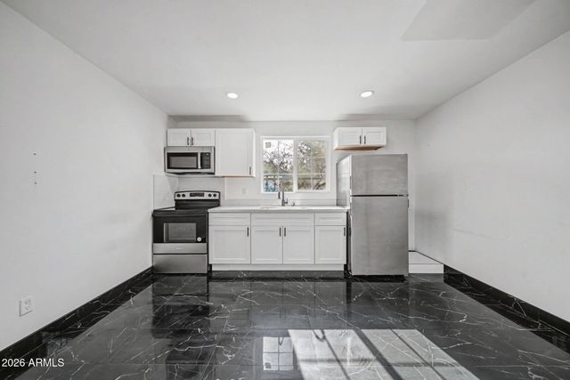 4028 S 15TH Street, Phoenix, AZ 85040