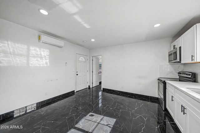 4028 S 15TH Street, Phoenix, AZ 85040