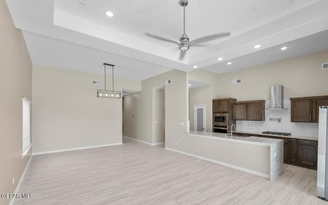 169 White Oaks Trail, Sunland Park, NM 88063