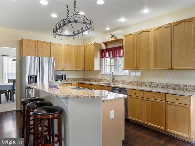 256 HOLDEN DR, Martinsburg, WV 25403